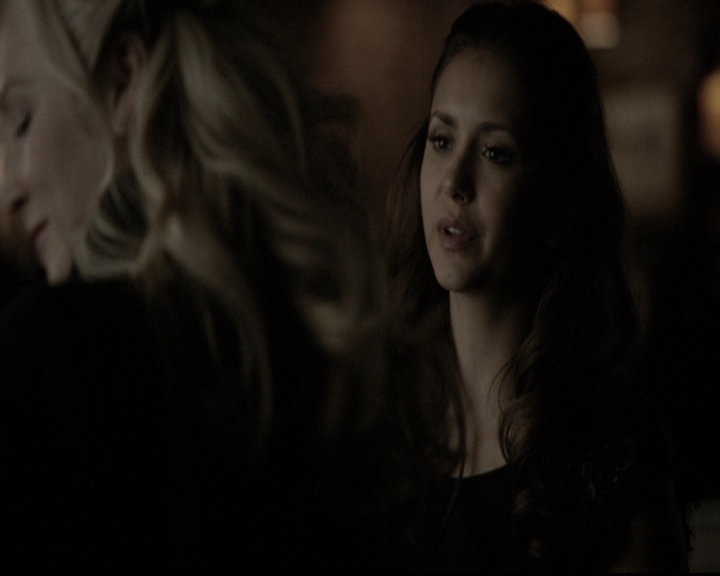 VampireDiariesWorld-dot-nl_6x15LetHerGo1504.jpg