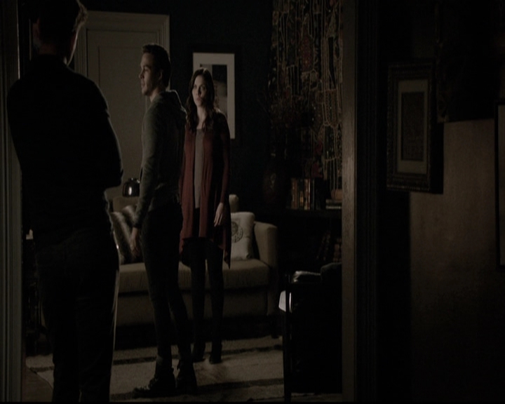 VampireDiariesWorld-dot-nl_6x15LetHerGo1586.jpg