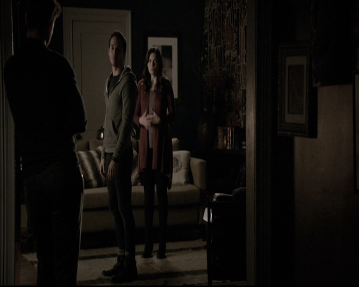 VampireDiariesWorld-dot-nl_6x15LetHerGo1588.jpg