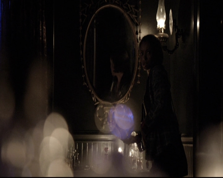 VampireDiariesWorld-dot-nl_6x15LetHerGo1611.jpg