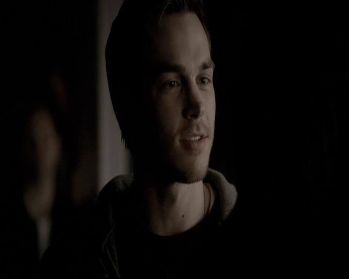 VampireDiariesWorld-dot-nl_6x15LetHerGo1706.jpg