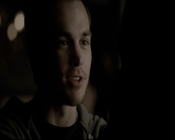 VampireDiariesWorld-dot-nl_6x15LetHerGo1709.jpg