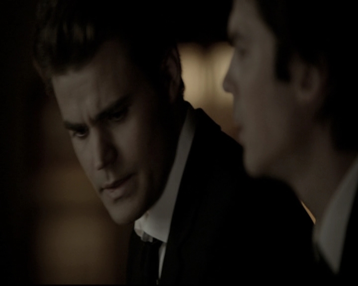 VampireDiariesWorld-dot-nl_6x15LetHerGo1850.jpg