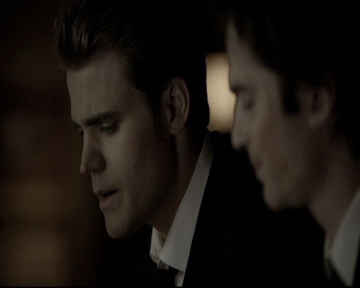 VampireDiariesWorld-dot-nl_6x15LetHerGo1853.jpg