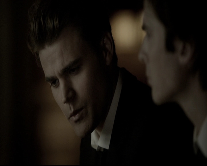 VampireDiariesWorld-dot-nl_6x15LetHerGo1883.jpg