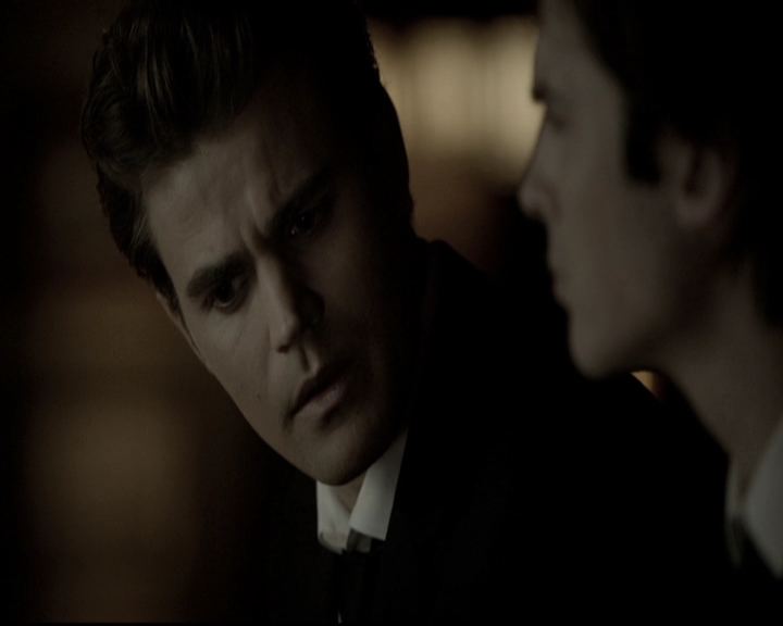 VampireDiariesWorld-dot-nl_6x15LetHerGo1887.jpg