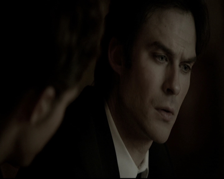 VampireDiariesWorld-dot-nl_6x15LetHerGo1889.jpg