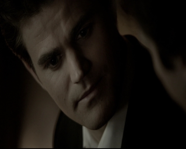 VampireDiariesWorld-dot-nl_6x15LetHerGo1916.jpg