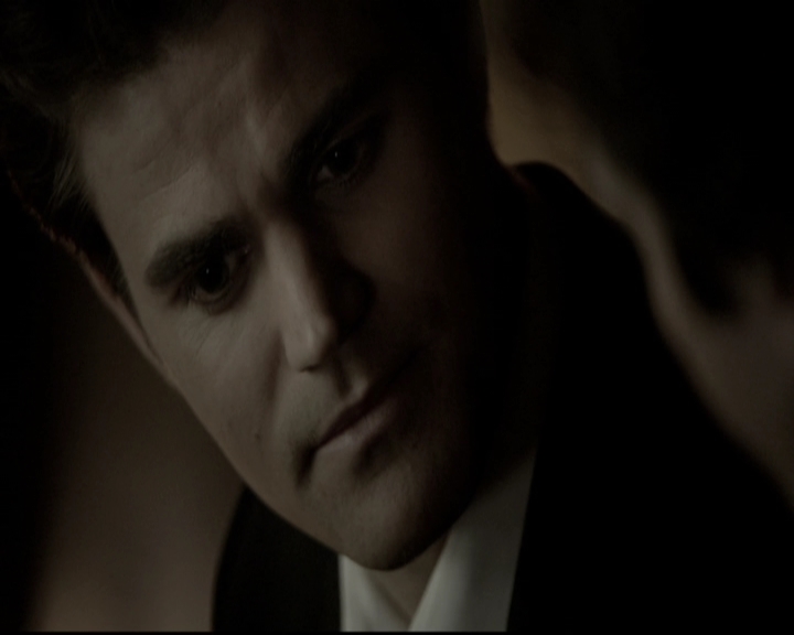 VampireDiariesWorld-dot-nl_6x15LetHerGo1917.jpg