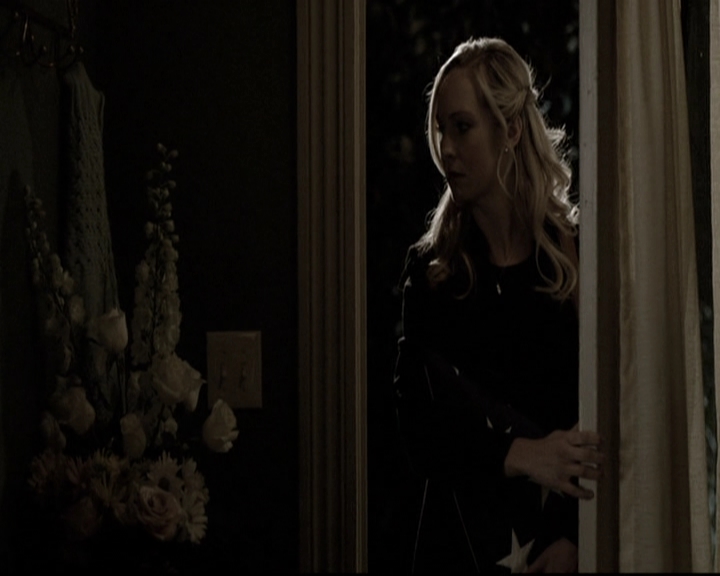 VampireDiariesWorld-dot-nl_6x15LetHerGo1931.jpg