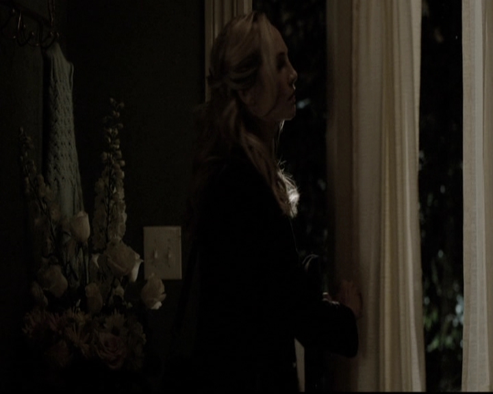 VampireDiariesWorld-dot-nl_6x15LetHerGo1933.jpg