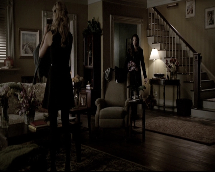 VampireDiariesWorld-dot-nl_6x15LetHerGo2020.jpg