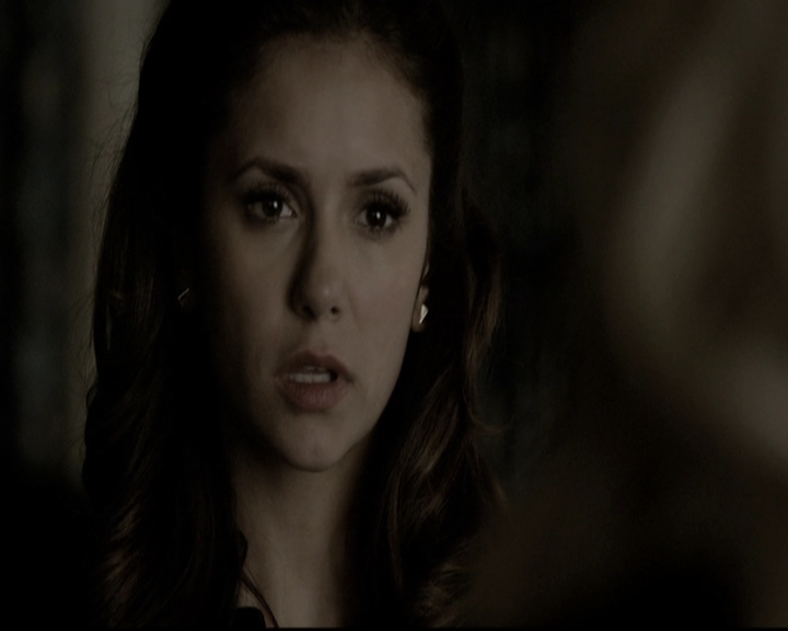 VampireDiariesWorld-dot-nl_6x15LetHerGo2100.jpg