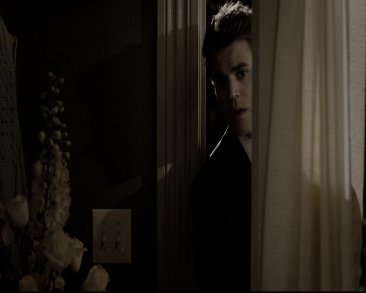 VampireDiariesWorld-dot-nl_6x15LetHerGo2236.jpg