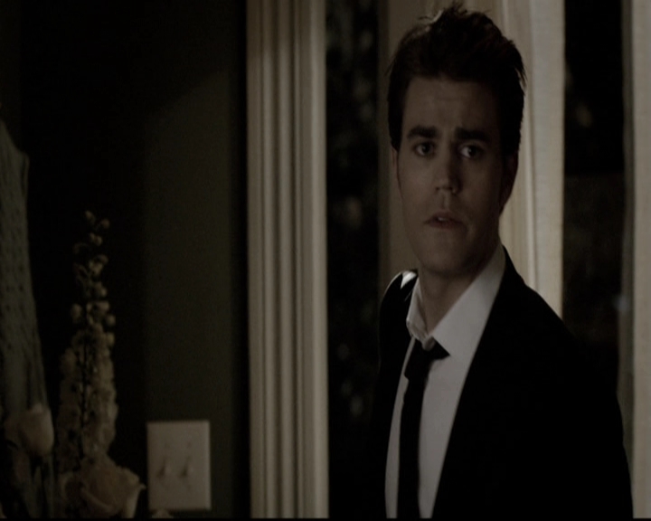 VampireDiariesWorld-dot-nl_6x15LetHerGo2240.jpg