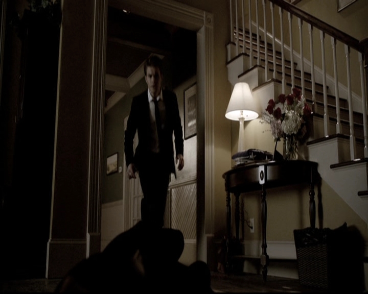 VampireDiariesWorld-dot-nl_6x15LetHerGo2247.jpg