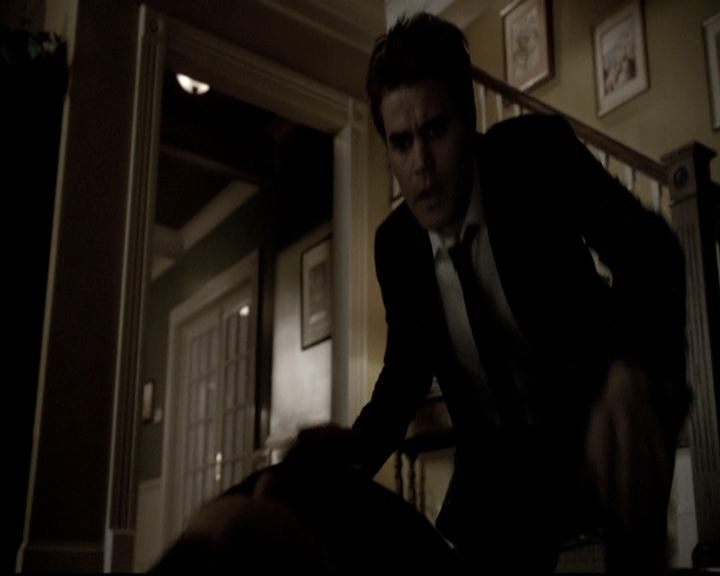 VampireDiariesWorld-dot-nl_6x15LetHerGo2248.jpg