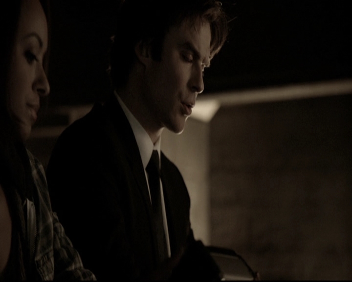 VampireDiariesWorld-dot-nl_6x15LetHerGo2260.jpg