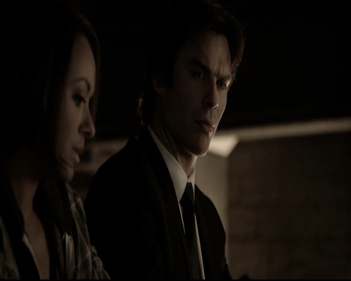 VampireDiariesWorld-dot-nl_6x15LetHerGo2262.jpg