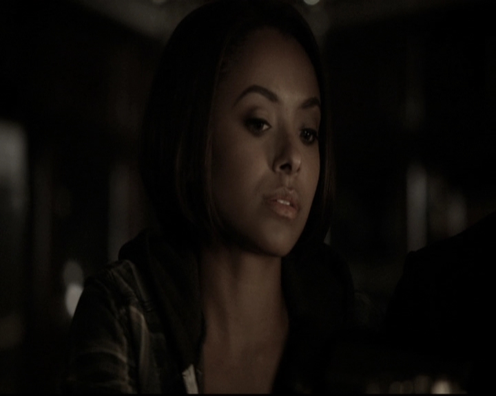 VampireDiariesWorld-dot-nl_6x15LetHerGo2277.jpg