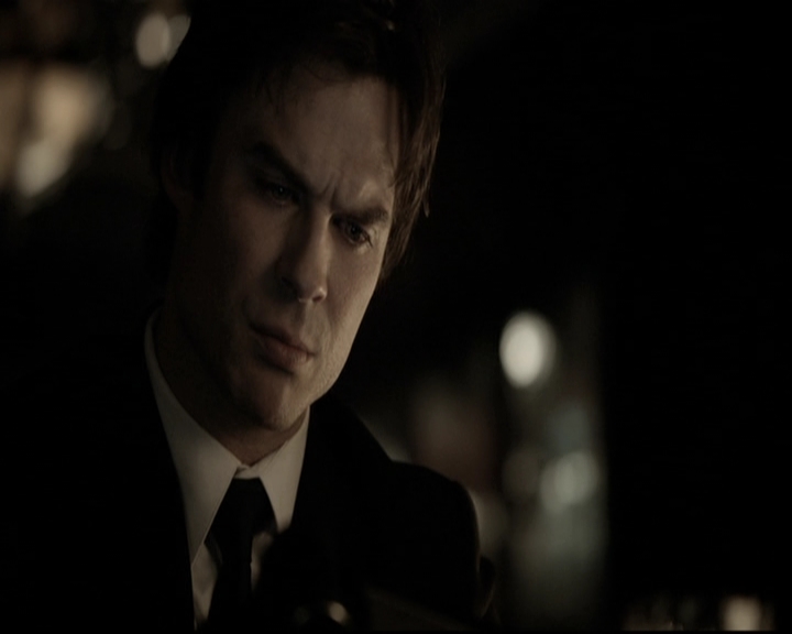 VampireDiariesWorld-dot-nl_6x15LetHerGo2287.jpg