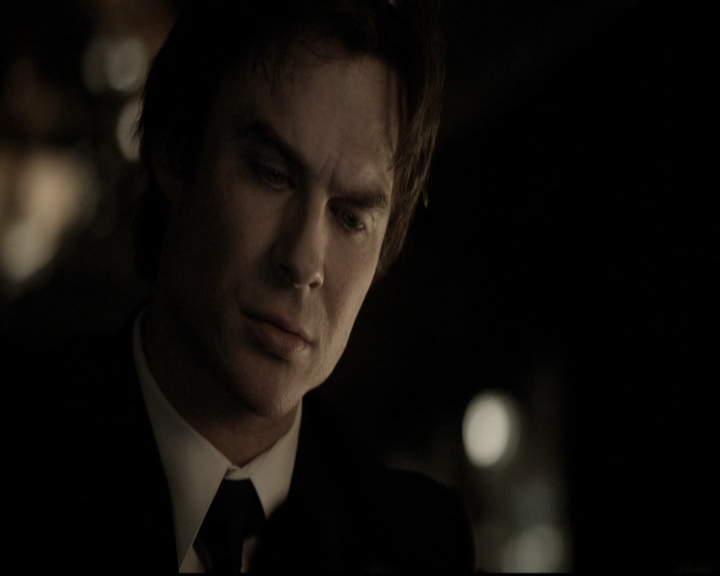 VampireDiariesWorld-dot-nl_6x15LetHerGo2289.jpg