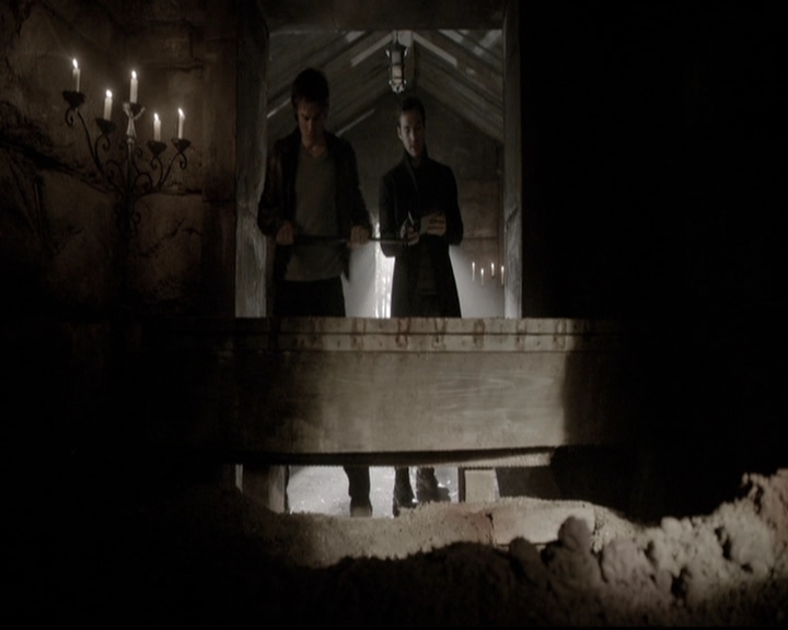 VampireDiariesWorld-dot-nl_6x16TheDownwardSpiral0218.jpg