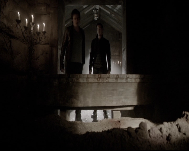 VampireDiariesWorld-dot-nl_6x16TheDownwardSpiral0260.jpg