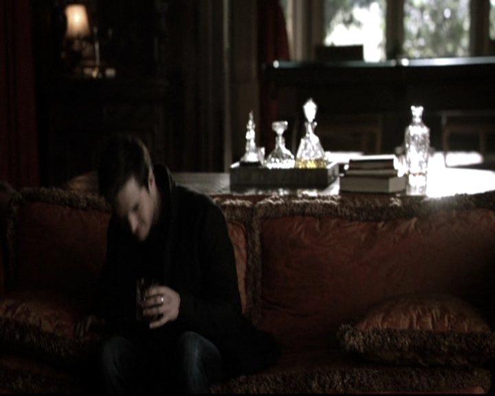 VampireDiariesWorld-dot-nl_6x16TheDownwardSpiral0626.jpg