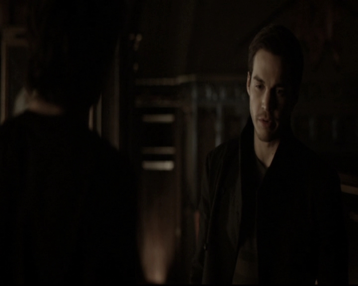 VampireDiariesWorld-dot-nl_6x16TheDownwardSpiral1972.jpg