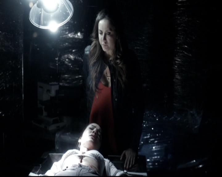 VampireDiariesWorld-dot-nl_6x16TheDownwardSpiral2202.jpg