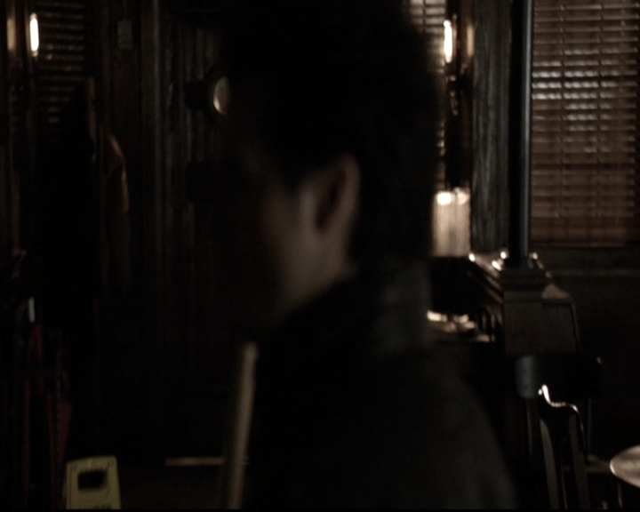 VampireDiariesWorld-dot-nl_6x17ABirdInAGildedCage0104.jpg