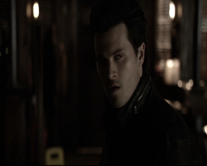 VampireDiariesWorld-dot-nl_6x17ABirdInAGildedCage0105.jpg