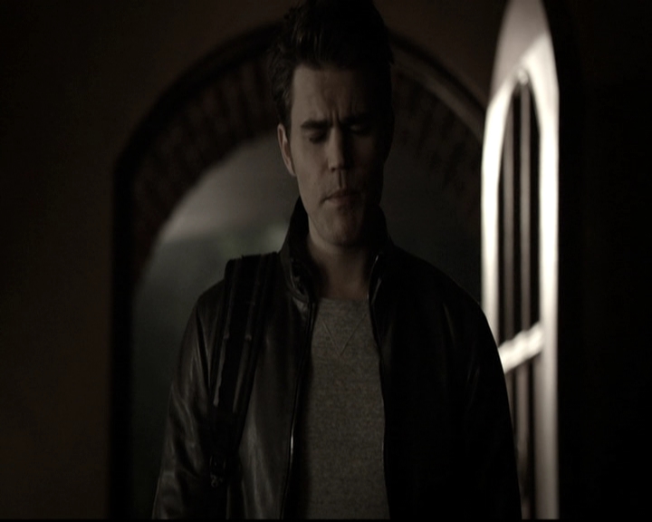 VampireDiariesWorld-dot-nl_6x17ABirdInAGildedCage0121.jpg