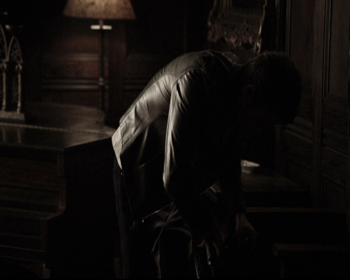 VampireDiariesWorld-dot-nl_6x17ABirdInAGildedCage0133.jpg