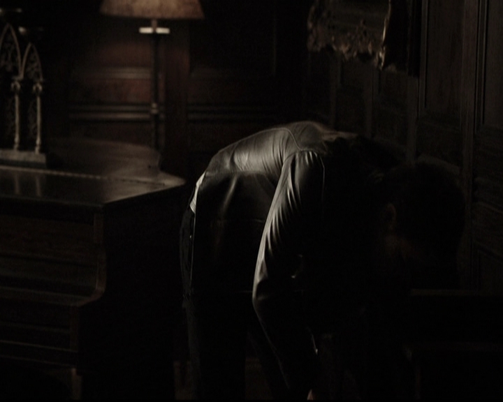 VampireDiariesWorld-dot-nl_6x17ABirdInAGildedCage0134.jpg