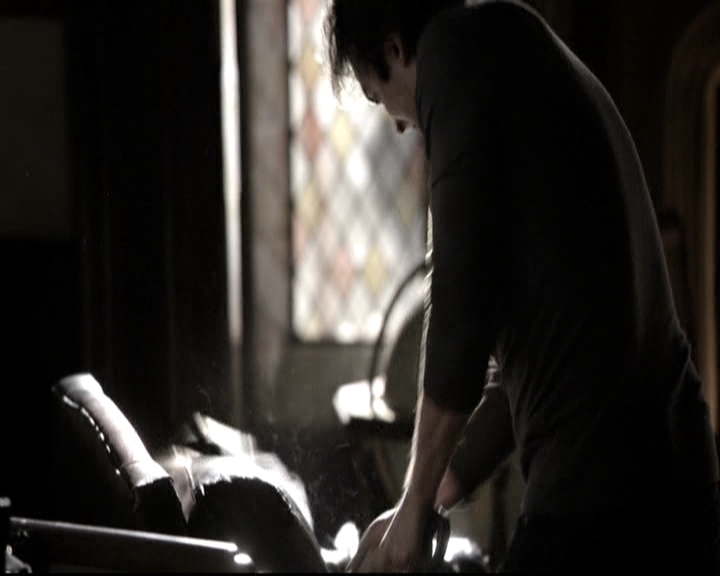 VampireDiariesWorld-dot-nl_6x17ABirdInAGildedCage0264.jpg