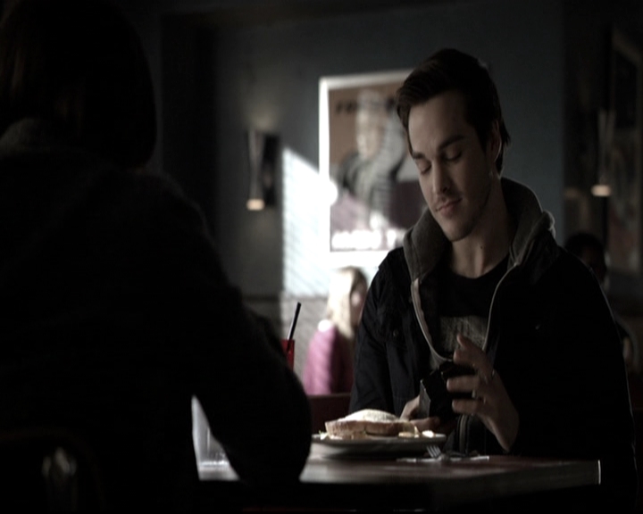 VampireDiariesWorld-dot-nl_6x17ABirdInAGildedCage0459.jpg