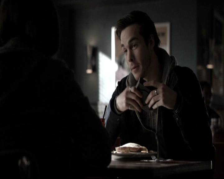 VampireDiariesWorld-dot-nl_6x17ABirdInAGildedCage0460.jpg