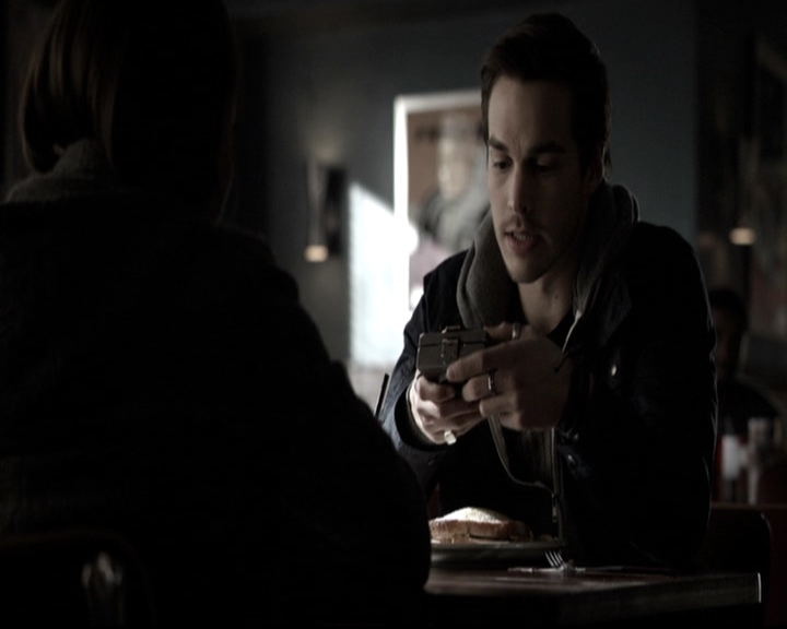 VampireDiariesWorld-dot-nl_6x17ABirdInAGildedCage0461.jpg