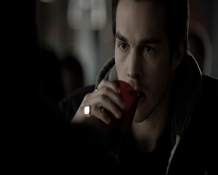 VampireDiariesWorld-dot-nl_6x17ABirdInAGildedCage0503.jpg