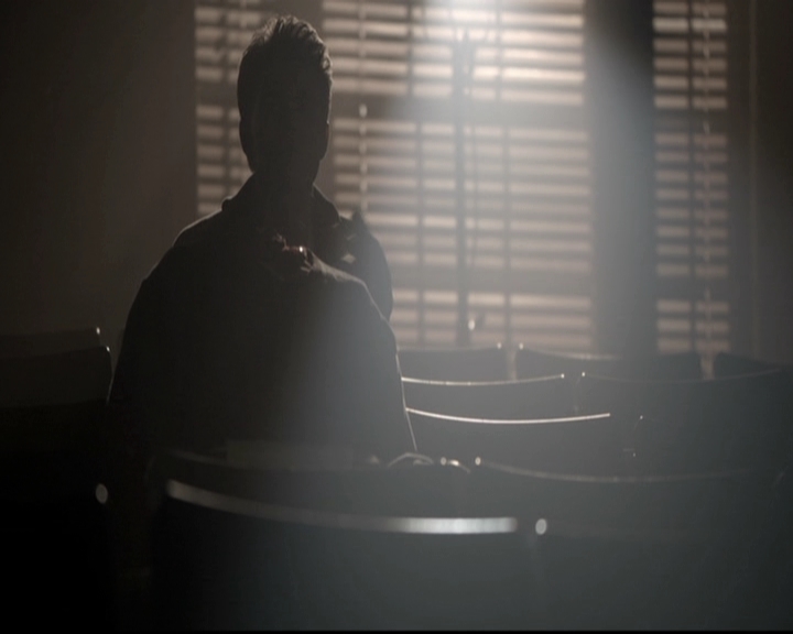 VampireDiariesWorld-dot-nl_6x17ABirdInAGildedCage0552.jpg