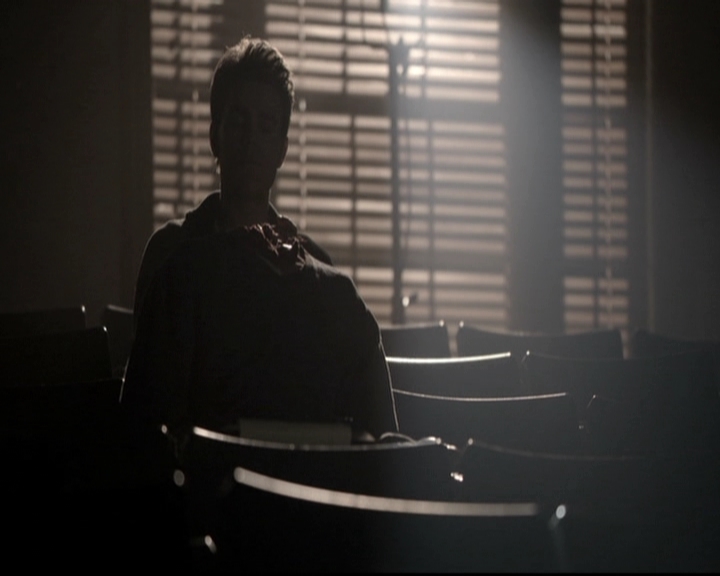 VampireDiariesWorld-dot-nl_6x17ABirdInAGildedCage0555.jpg