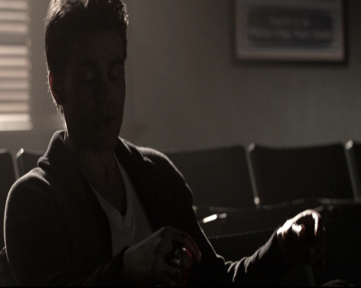 VampireDiariesWorld-dot-nl_6x17ABirdInAGildedCage0566.jpg