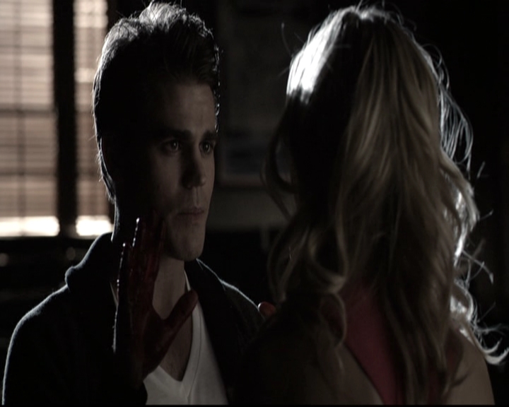 VampireDiariesWorld-dot-nl_6x17ABirdInAGildedCage0613.jpg