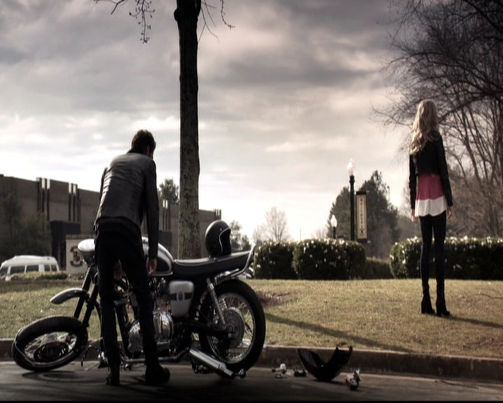 VampireDiariesWorld-dot-nl_6x17ABirdInAGildedCage0757.jpg