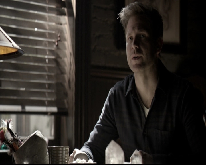 VampireDiariesWorld-dot-nl_6x17ABirdInAGildedCage0812.jpg