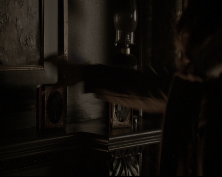 VampireDiariesWorld-dot-nl_6x17ABirdInAGildedCage0857.jpg