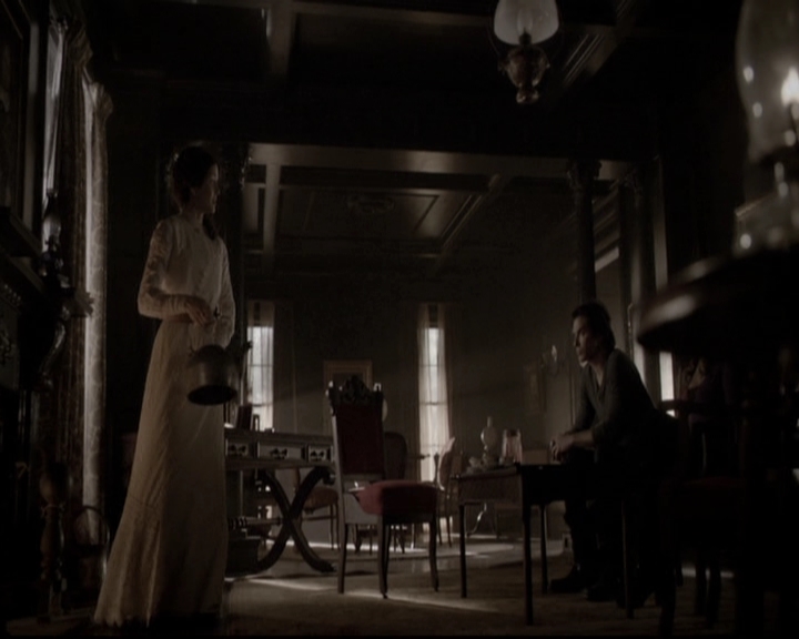 VampireDiariesWorld-dot-nl_6x17ABirdInAGildedCage0924.jpg