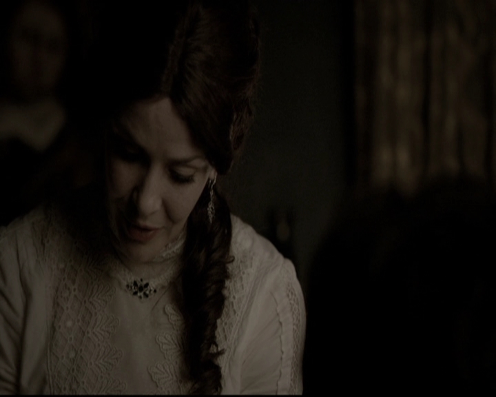 VampireDiariesWorld-dot-nl_6x17ABirdInAGildedCage0929.jpg